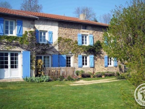 Grande maison avec jardin, cheminée et jeux d'enfants, idéale pour des vacances au calme - FR-1-496-95